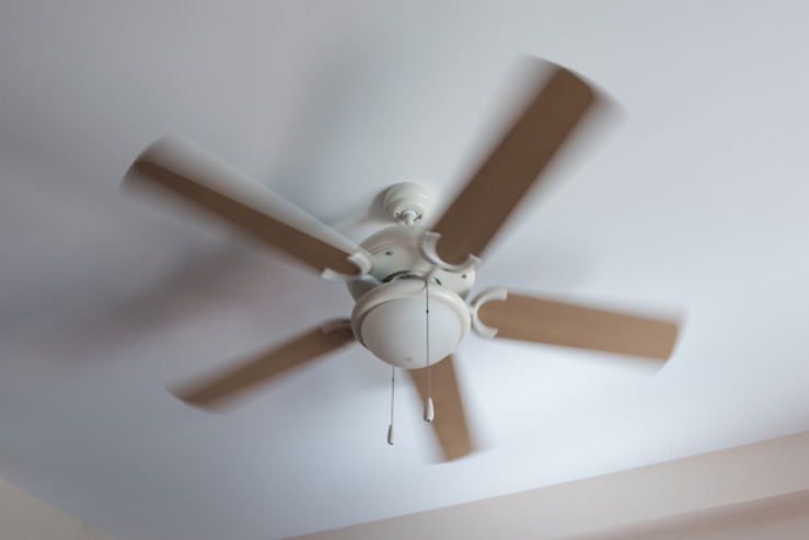 Ventilador de teto funcionando