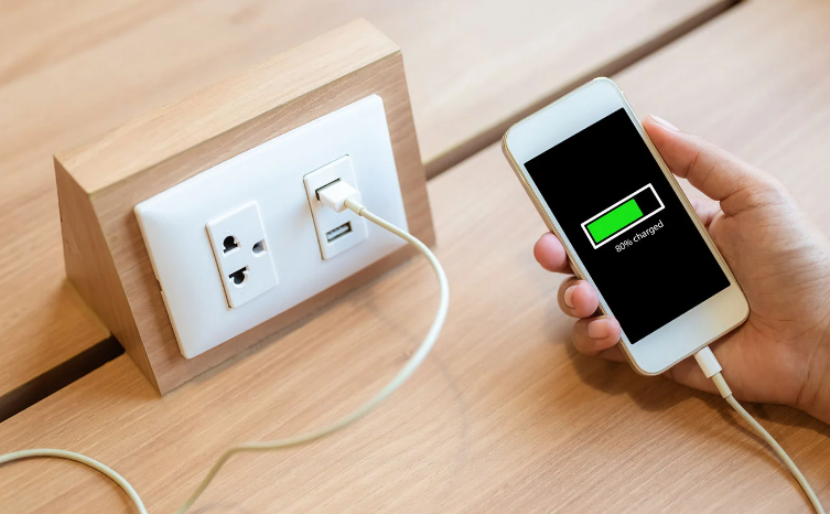 Tomada USB facilita o carregamento