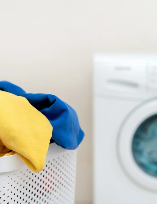 Cesta de roupa para colocar no secador de roupa