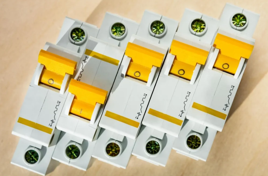 Motivos pelos quais seu disjuntor continua desarmando