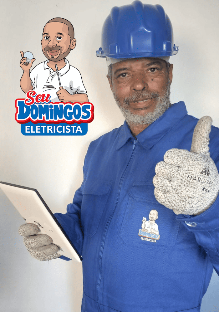 Seu Domingos Eletricista instalando casa inteligente - TODOS OS DIREITOS RESERVADOS (PROIBIDO A REPRODUÇÃO)