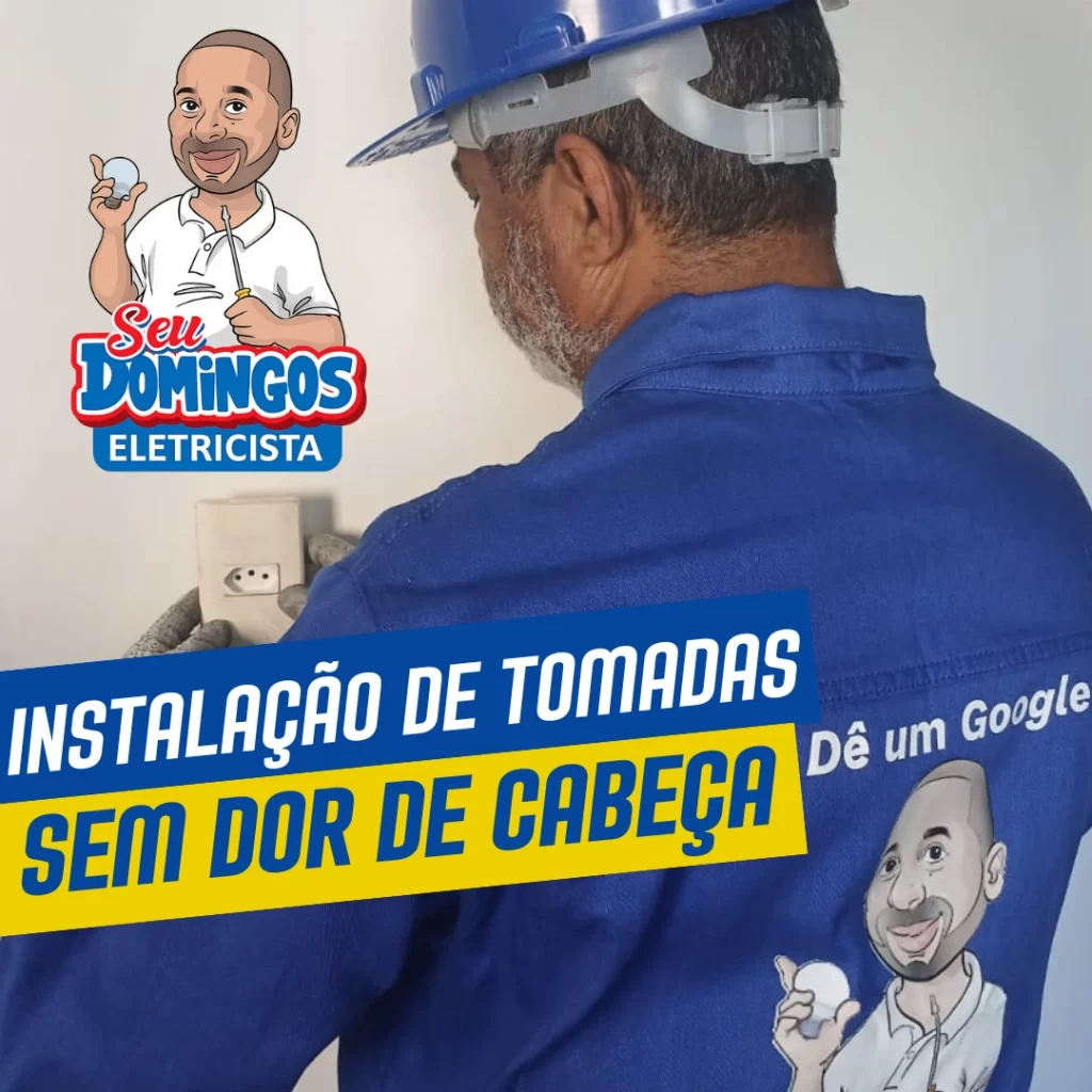 Técnico do Seu Domingos Eletricista realizando a troca de uma tomada