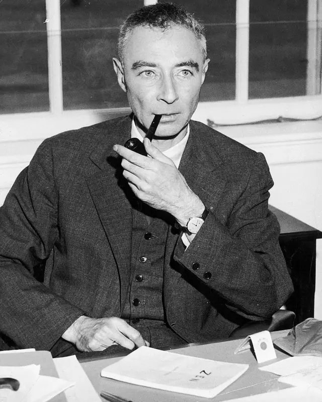 Robert Oppenheimer físico teórico do Projeto Manhattan