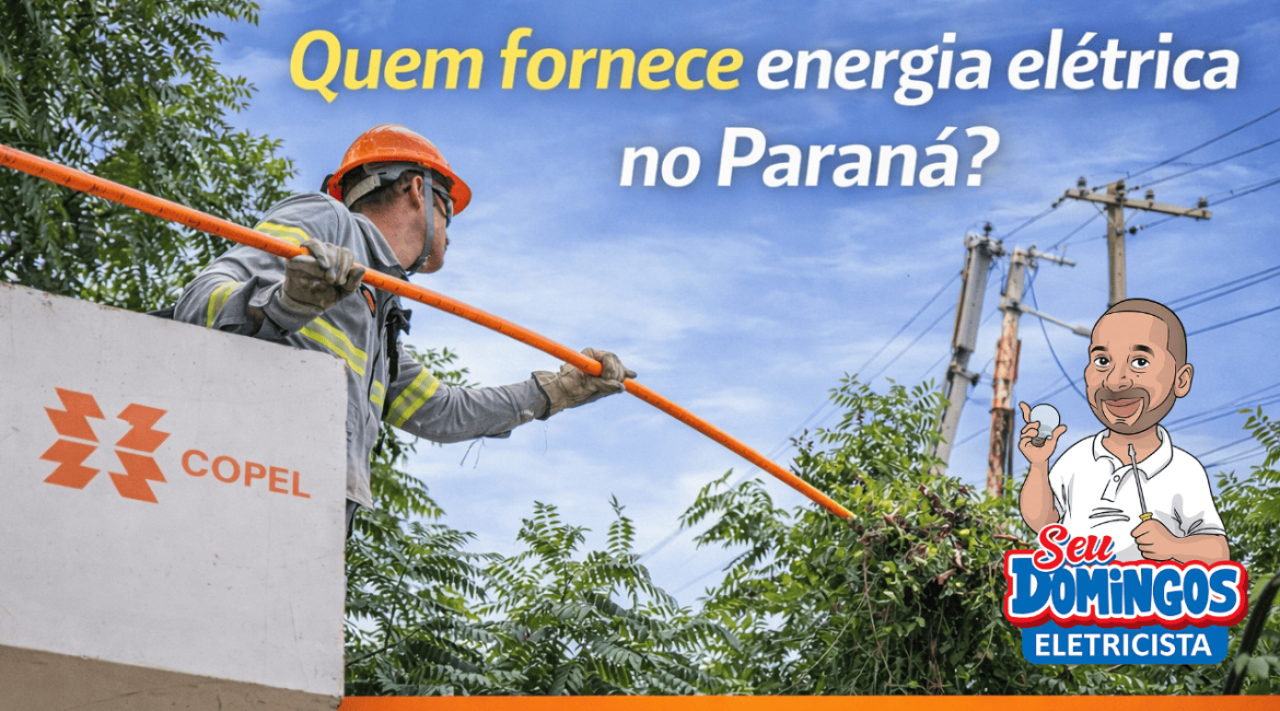 Técnico da Copel trabalhando na rede elétrica durante manutenção