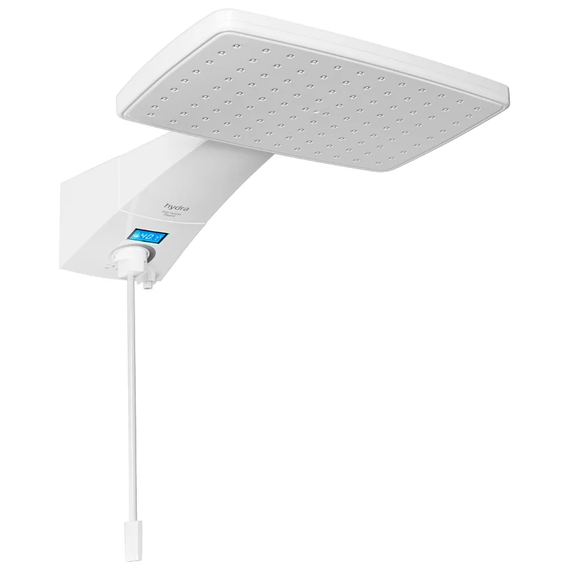 Chuveiro Digital Polo Hybrid 127V 5500W branco da Hydra instalado em banheiro