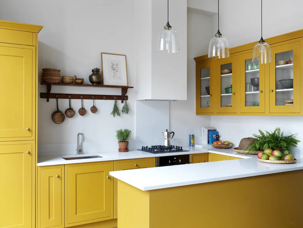 Iluminação de cozinha eficaz e bem distribuída