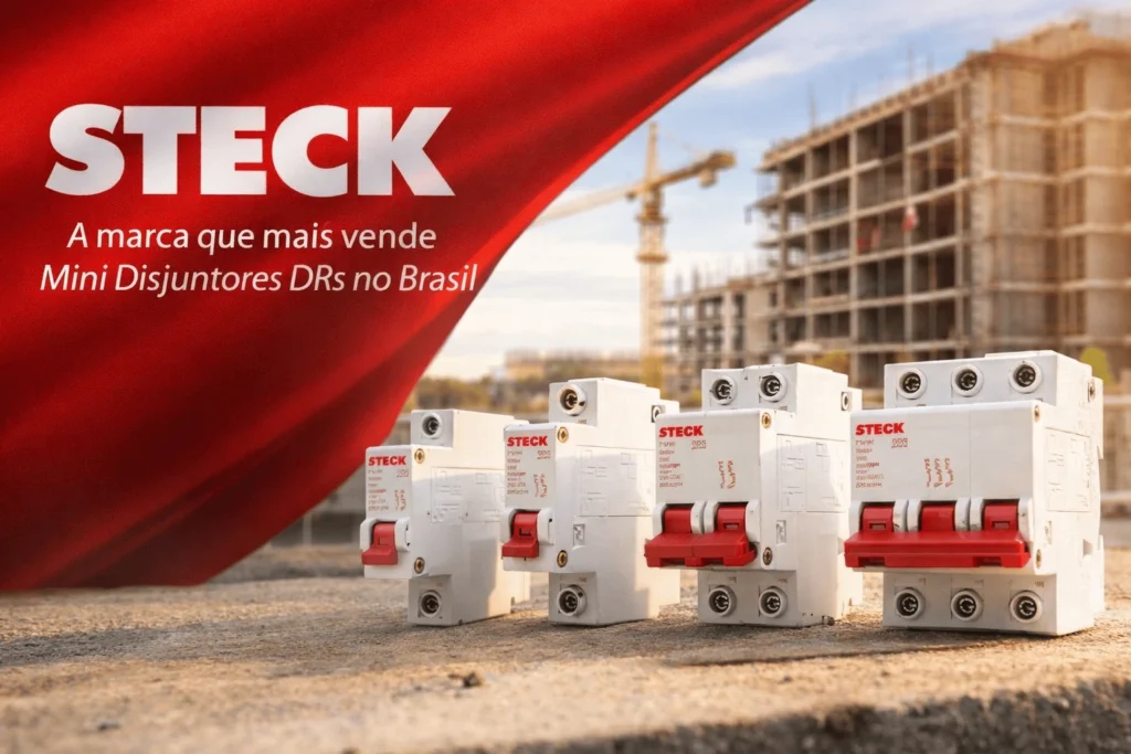 Disjuntores Steck em destaque no quadro elétrico