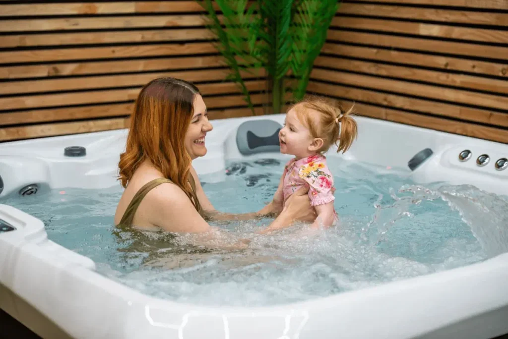 Jacuzzi e banheira de hidromassagem em área de lazer