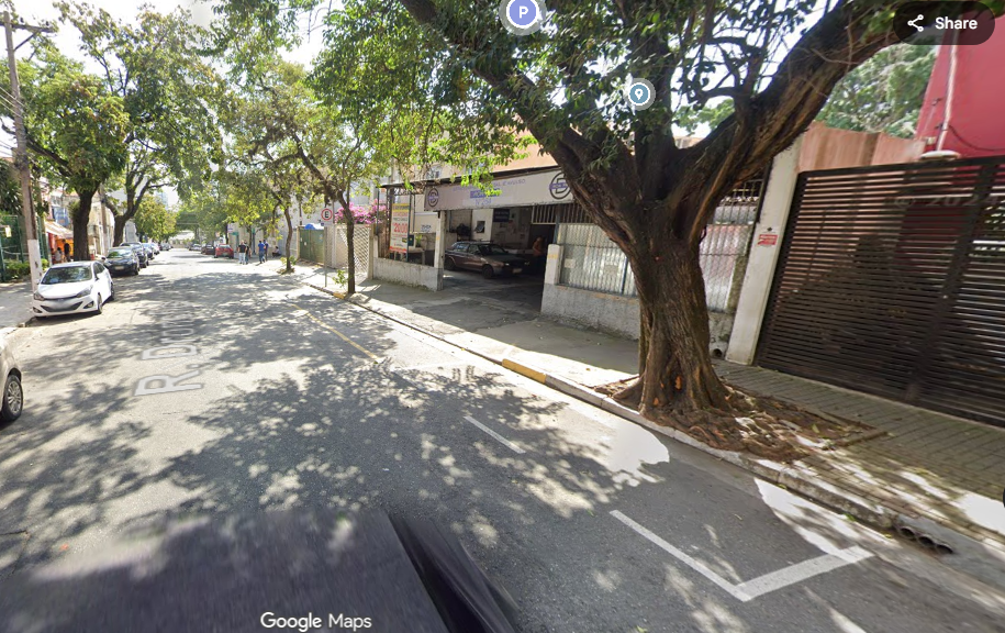 Interrupção de energia elétrica em bairro urbano