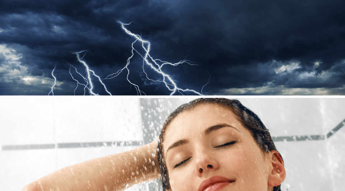 Pessoa tomando banho em banheiro durante tempestade com raios ao fundo