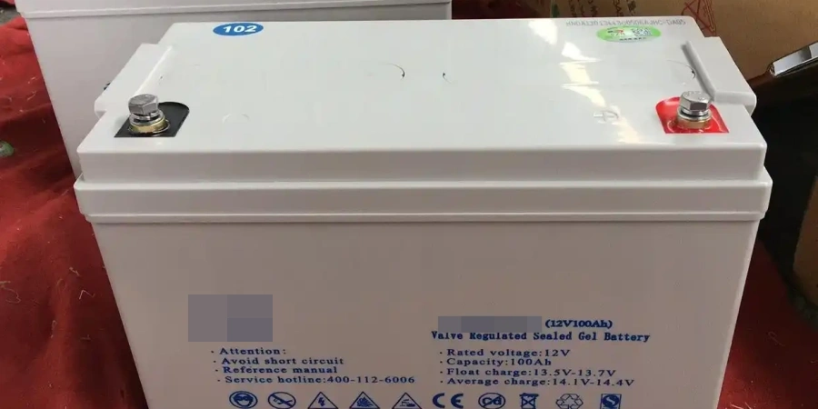 Baterias utilizadas para armazenar energia gerada por sistema solar fotovoltaico