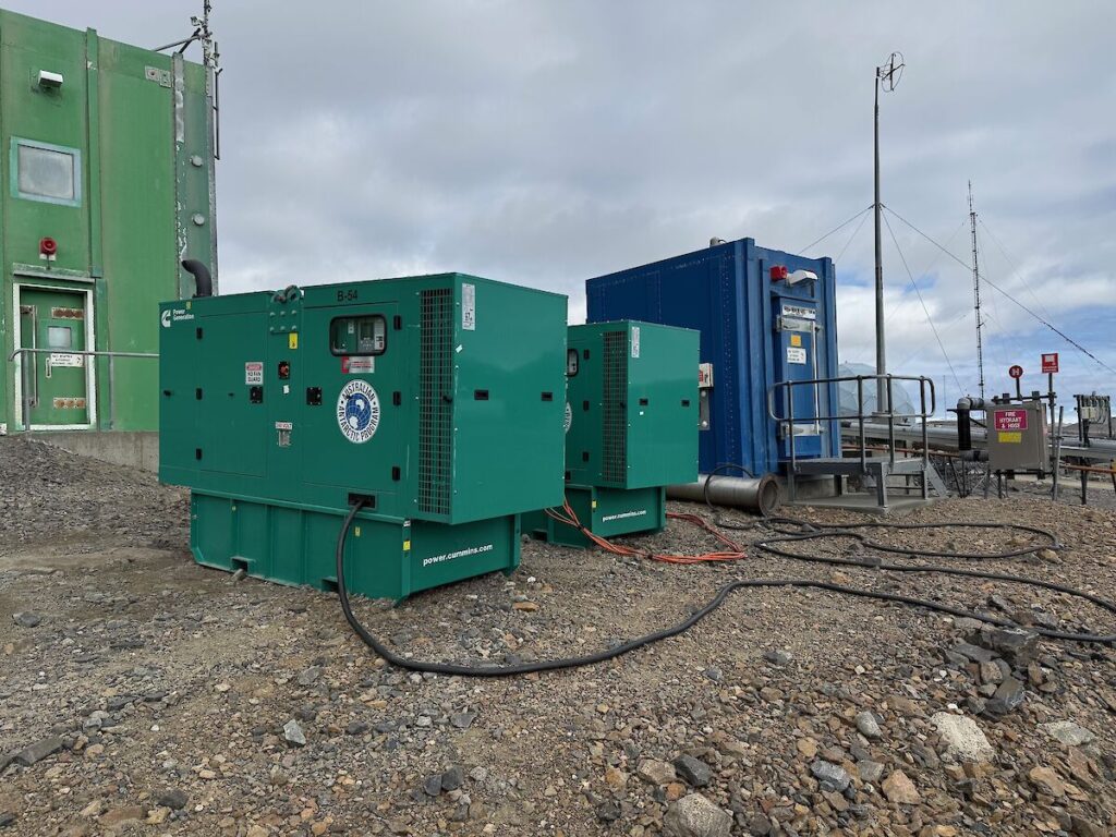 Equipamentos de geração elétrica operando em região congelada da Antártida