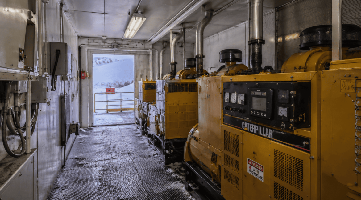 Sistema de geração de energia funcionando em base científica na Antártida